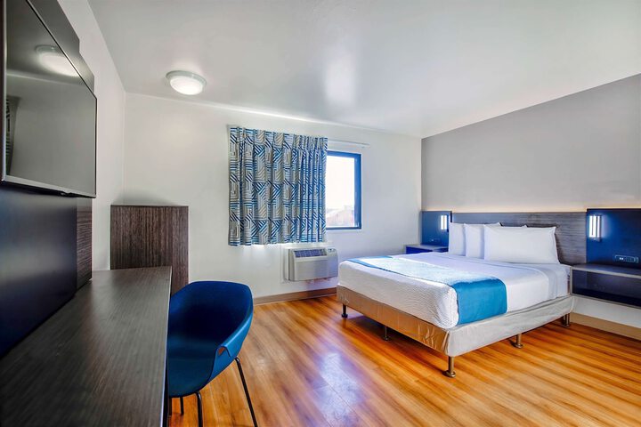 Room 25 of 31