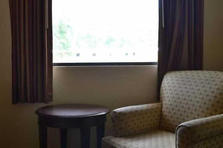 Room 27 of 37