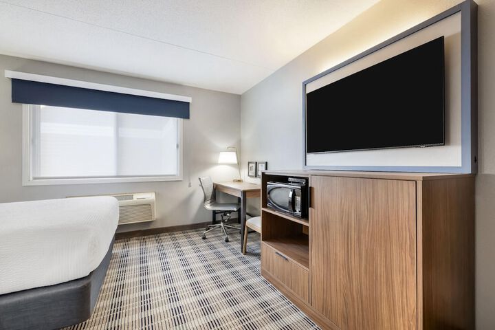 AmericInn by Wyndham Valley City - Conference Center