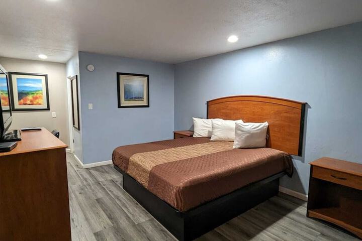 Room 25 of 44