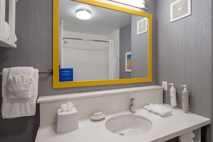 Hampton Inn & Suites Agoura Hills