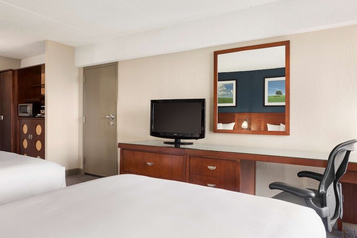 Room 9 of 34