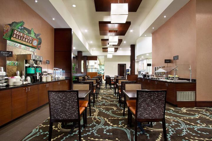 Embassy Suites by Hilton Fayetteville Fort Bragg