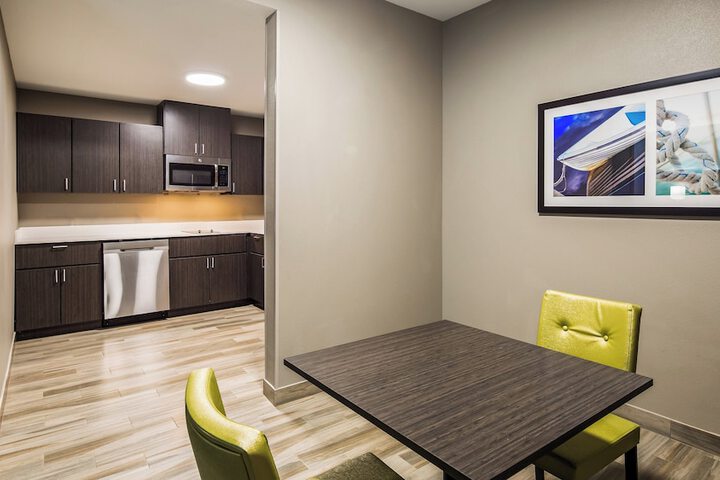 Holiday Inn Express & Suites Pasadena Houston Southeast by IHG