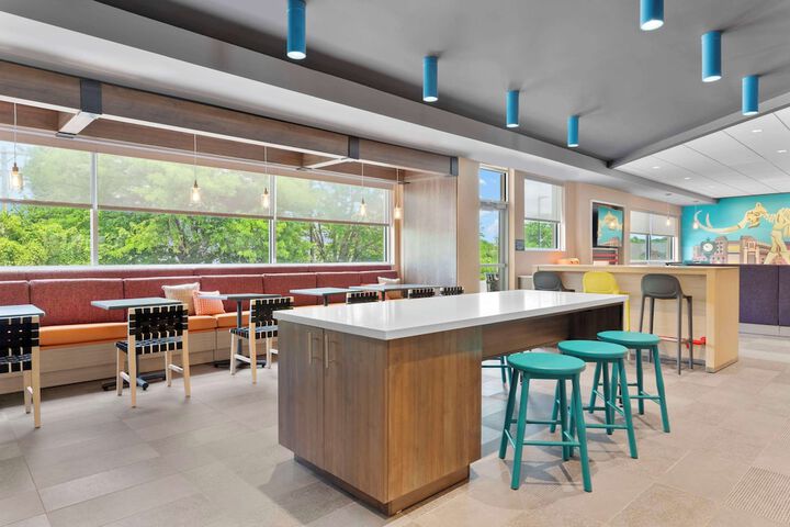 Breakfast/Coffee Service 31 of 35