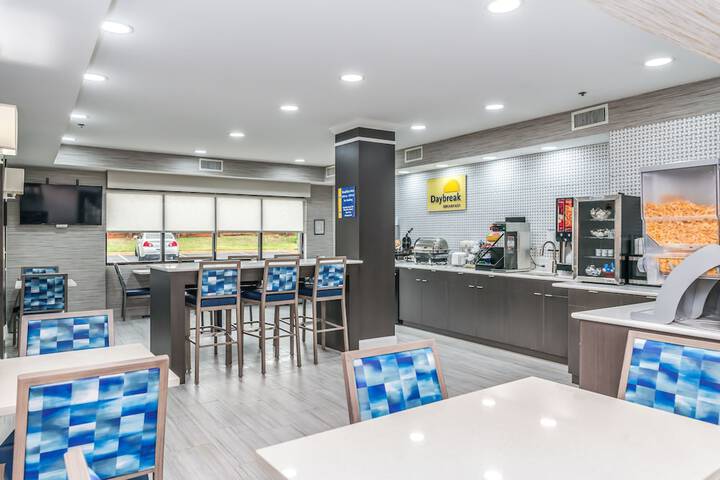 Days Inn & Suites by Wyndham Prattville-Montgomery