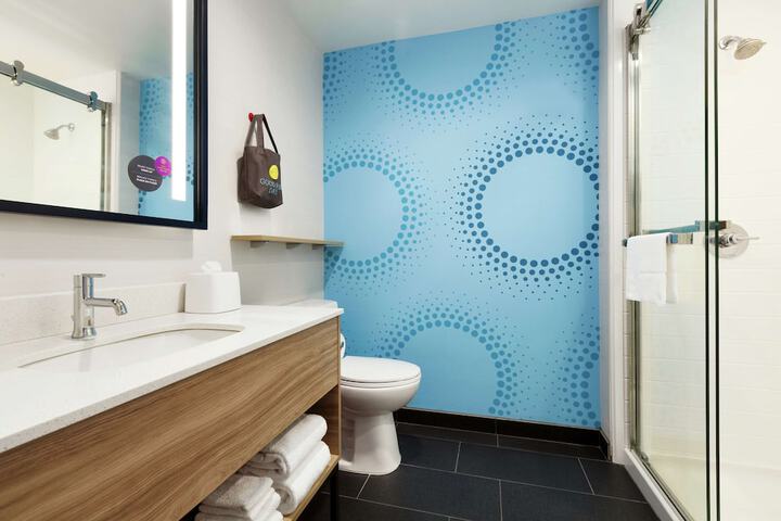 Room 40 of 65