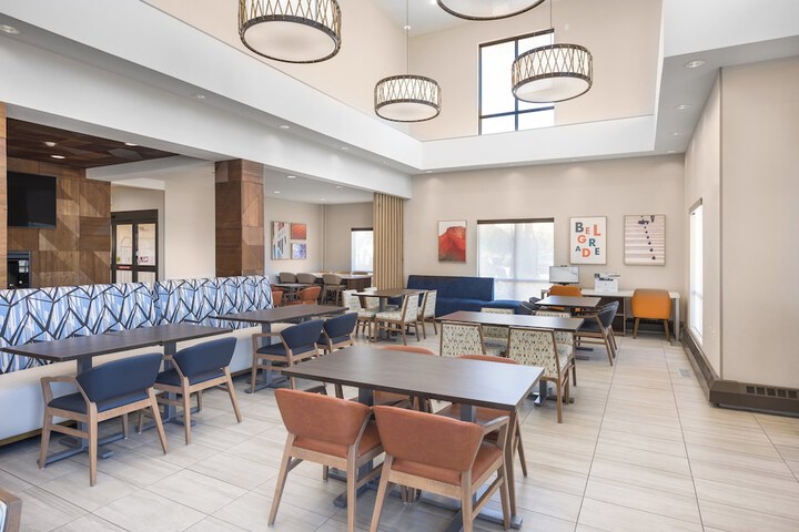 Holiday Inn Express Hotel & Suites Belgrade by IHG