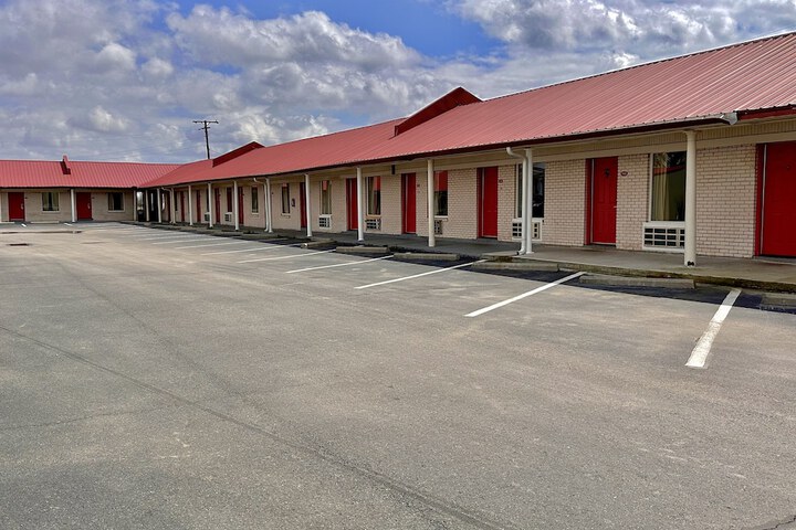 Hotel 4 of 14