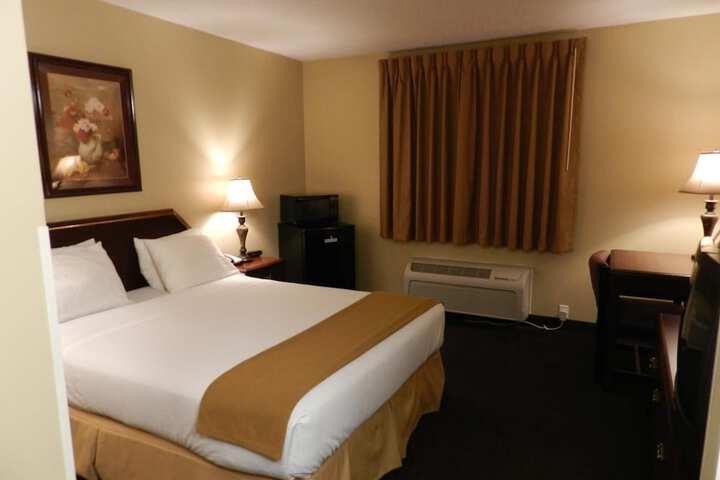 Room 9 of 30