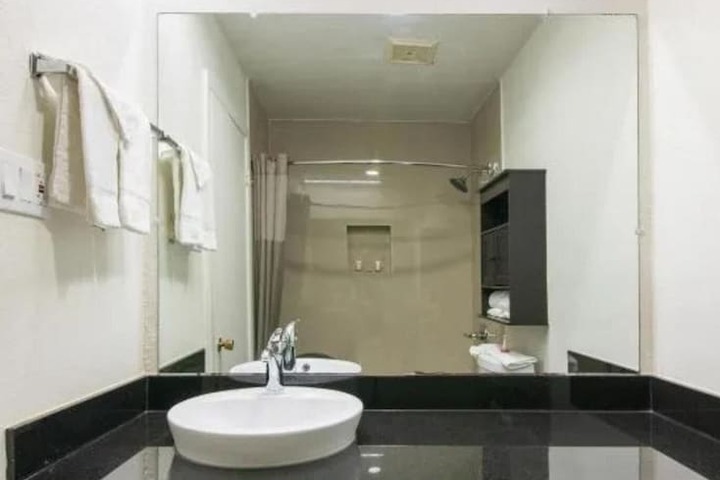 Room 26 of 29
