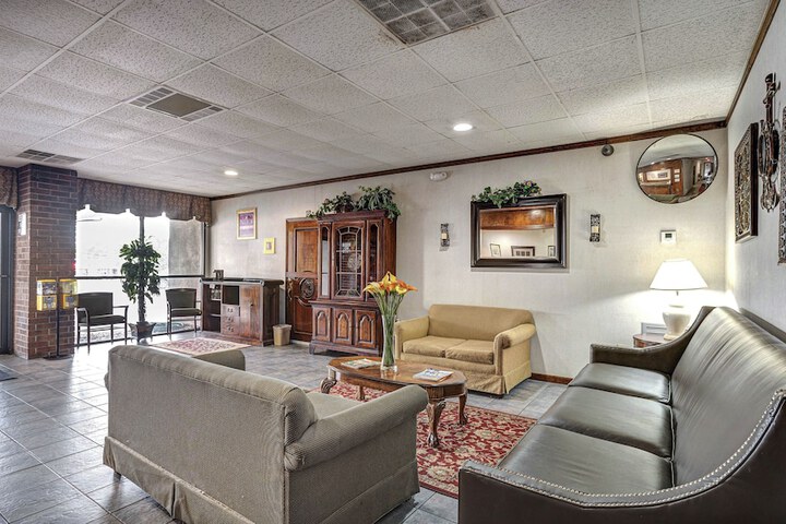 Hotel Interior 11 of 40