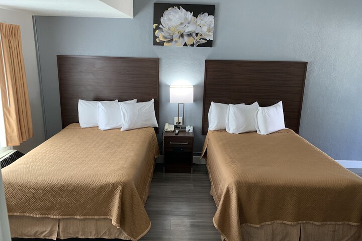 Room 25 of 33