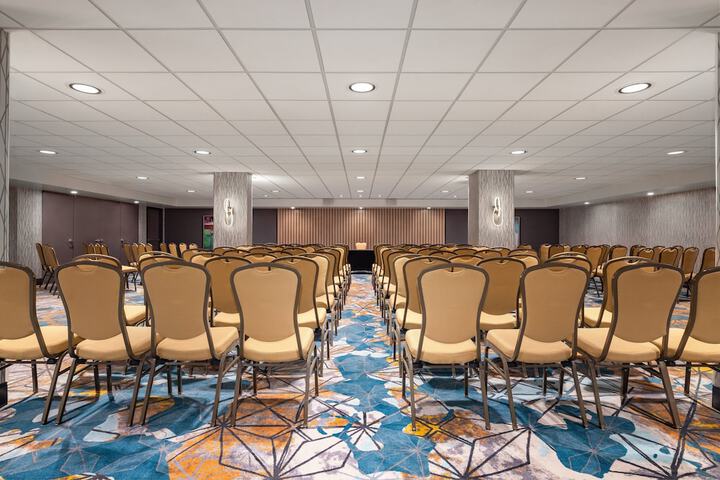 Holiday Inn Toronto Downtown Centre by IHG