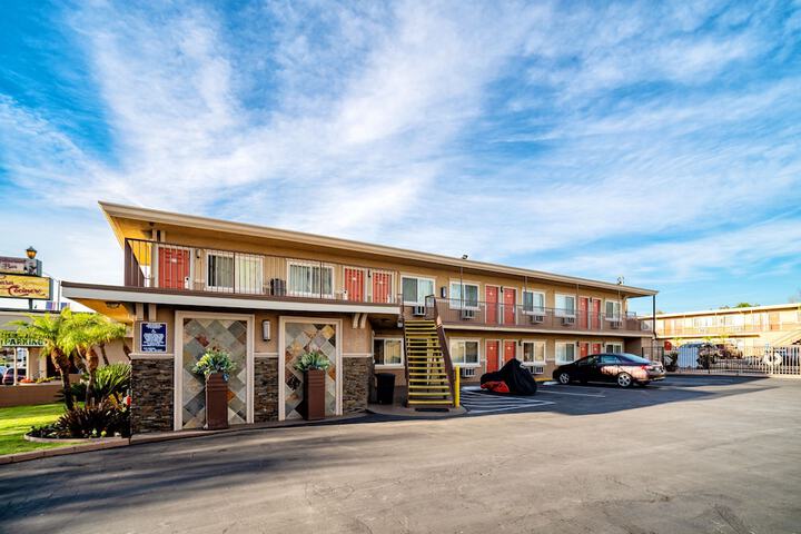 Hotel 3 of 67