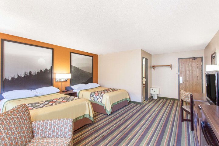 Room 15 of 15