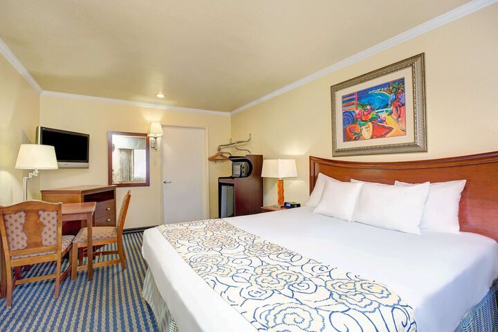 Super 8 by Wyndham Santa Cruz Beach