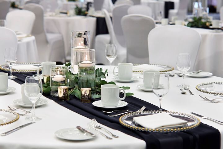 Ballroom/Hall 54 of 60