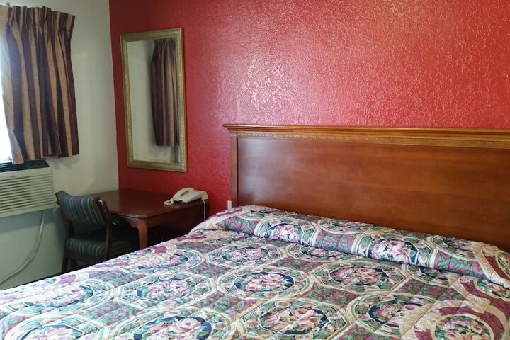 Room 26 of 28