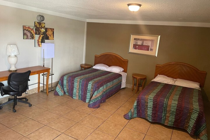 Room 12 of 22
