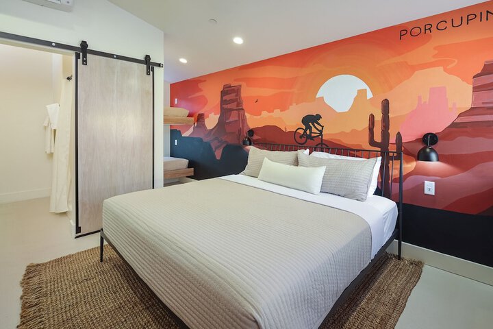 Room 21 of 38