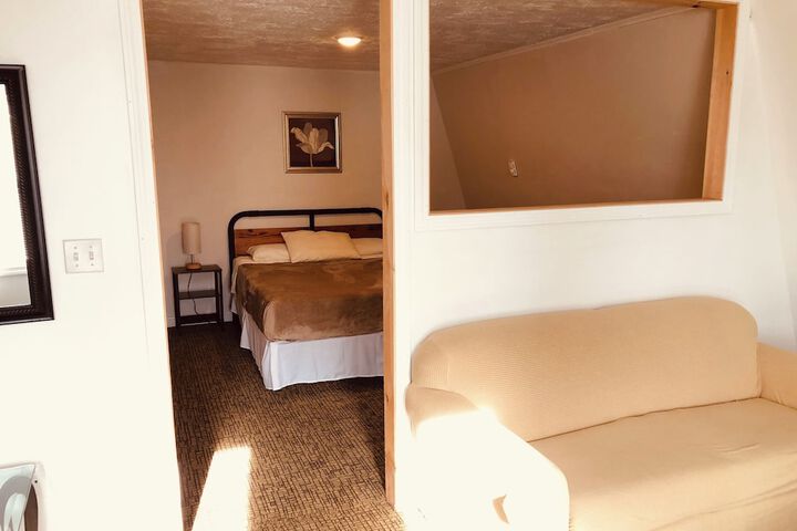 Room 6 of 25