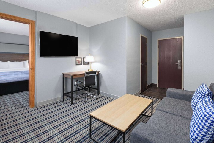 Room 21 of 34
