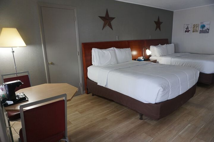 Room 27 of 65