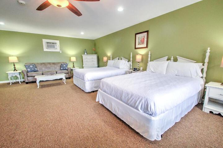 East Shore Lodging