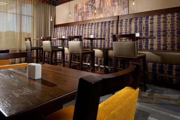 Cambria Hotel Phoenix Chandler - Fashion Center