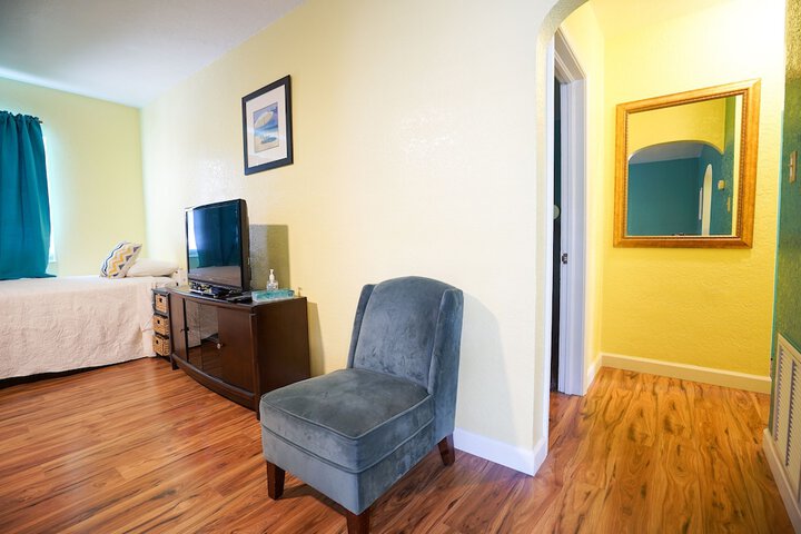 Mar Bay Motel & Suites