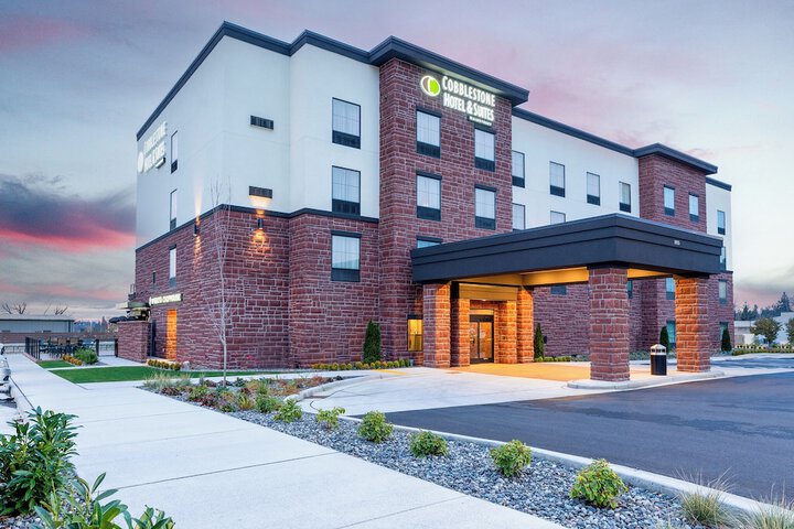 Cobblestone Hotel & Suites - Lynden