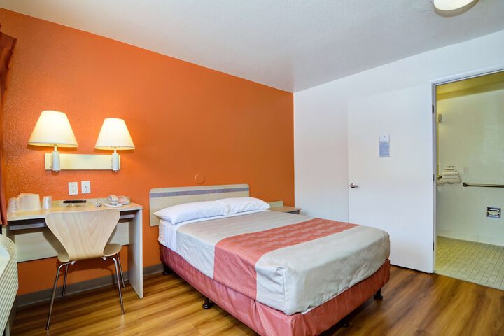 Room 27 of 57