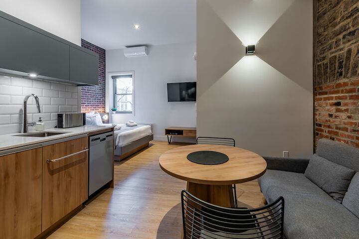 Room 46 of 91