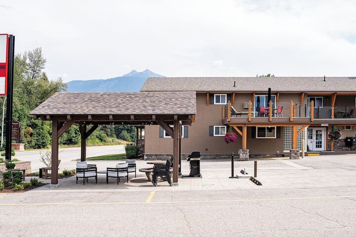 Swiss Chalet Motel