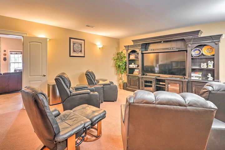 Luxury Estate: Game Room & Pickleball Court