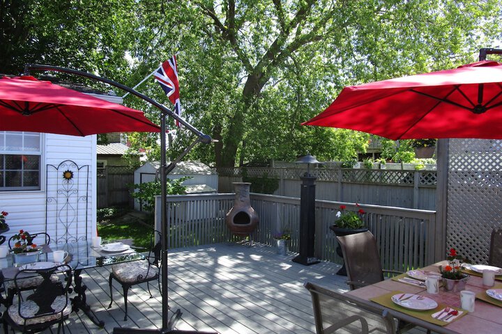 Sir Isaac Brock B & B Luxury Suites