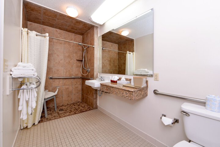 Room 32 of 37