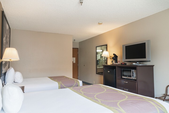Room 17 of 18