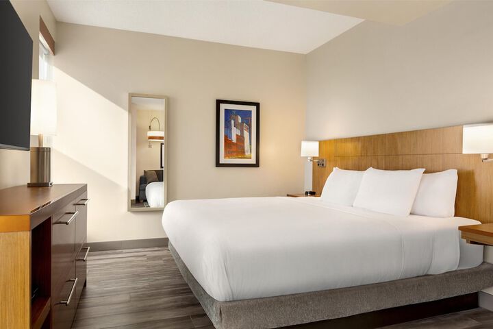 Hyatt Place Columbia / Downtown/The Vista