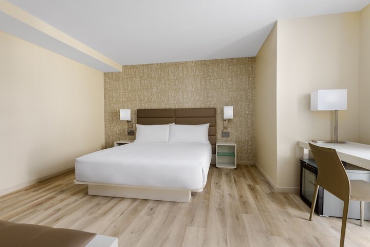 Room 41 of 70