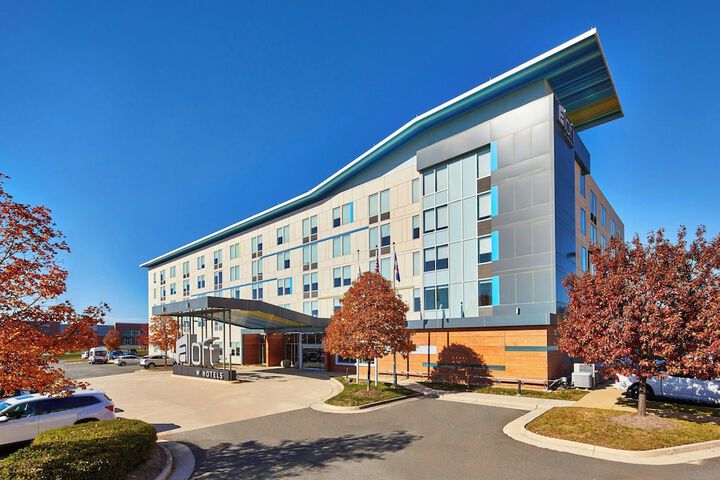 Aloft by Marriott Dulles Airport North