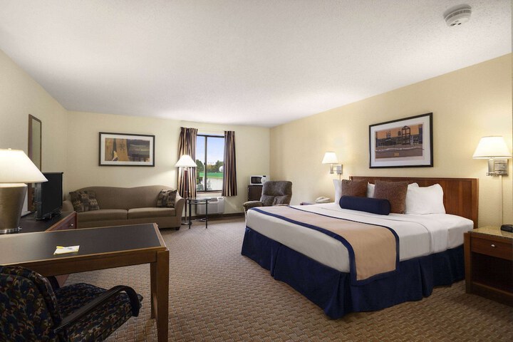 Days Inn by Wyndham Oglesby / Starved Rock