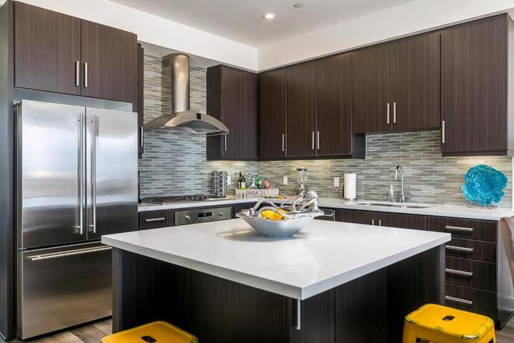 Ocean View 3 Bedrooms Condo just steps from the park, pier & water!