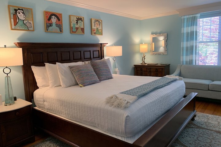 Room 21 of 38