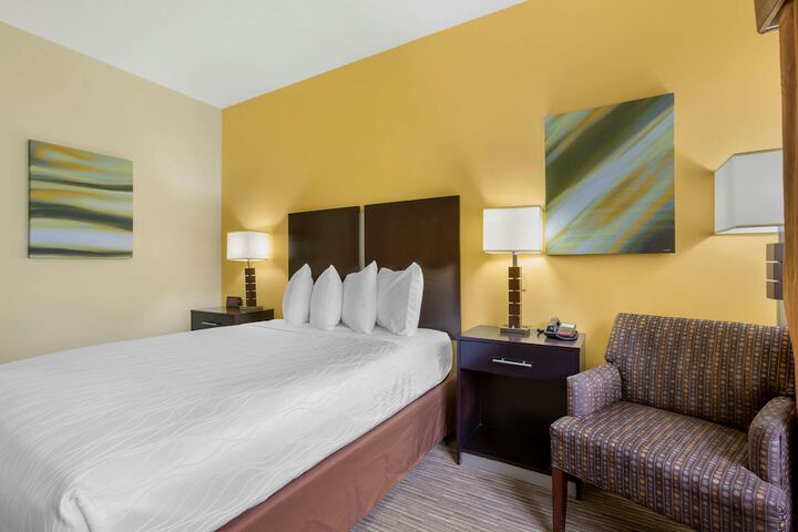 Best Western Plus The Four Corners Inn