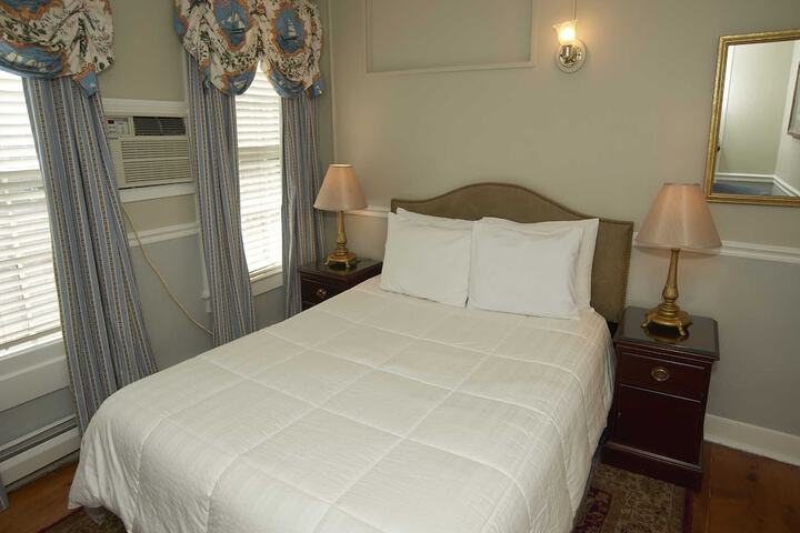 Room 82 of 183