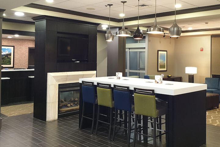 Comfort Inn & Suites Logan Near University