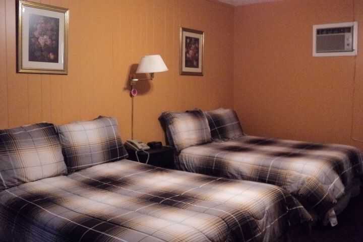 Room 13 of 40