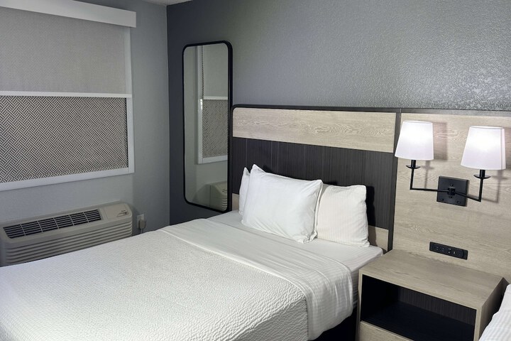 Room 29 of 46
